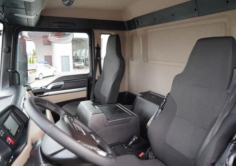 MAN TGS (2017) 35.420 8x4 Bordmatik EURO 6 - fotka 16 z 20