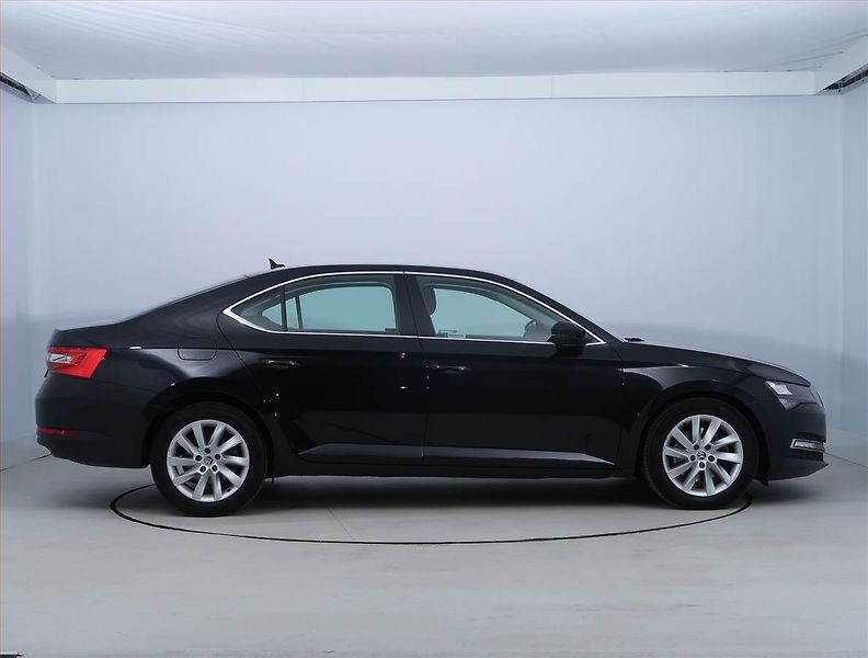 Škoda Superb (2020) 2.0 TDI - fotka 6 z 21