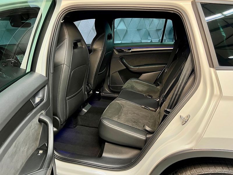 Škoda Kodiaq 2.0 TDI DSG 4X4 SPORTLINE, ACC - fotka 12 z 32