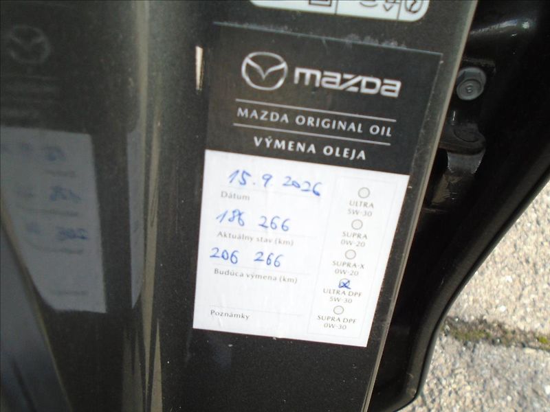 Mazda CX-5 2,2 - fotka 22 z 29