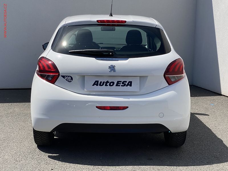 Peugeot 208 (2016) 1.0 PT, AC, tempo - fotka 5 z 15