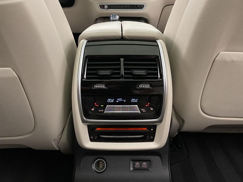 BMW X7 xDRIVE 30d M-PAKET CZ 6míst - fotka 35 z 88