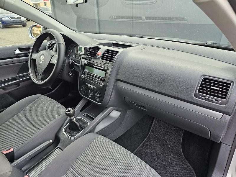 Volkswagen Golf 1.9 TDI 77kW,KLIMA,2x KOLA - fotka 23 z 38