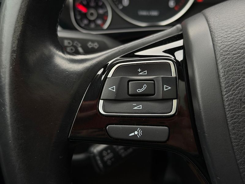 Volkswagen Touareg  3.0 V6 TDI BMT 8TT - fotka 23 z 34