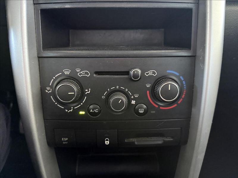 Peugeot 207 1,4   54 kW,HUSKY,SERVISKA - fotka 16 z 20