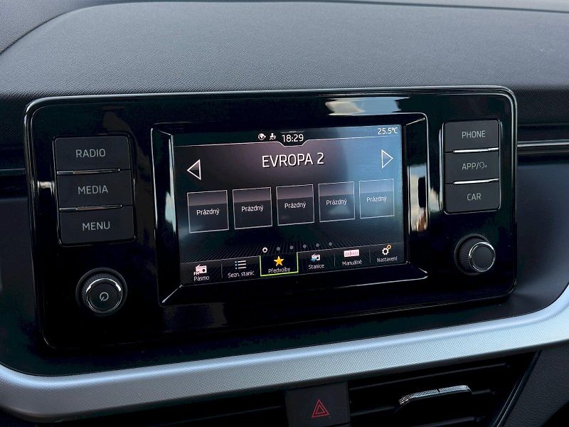 Škoda Kamiq (2022) 1.0 TSI 81 kW Ambition Plus - fotka 17 z 21