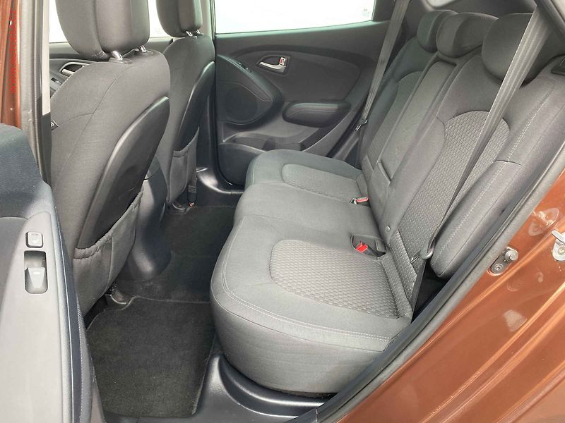 Hyundai ix35 (2013) 1.6 GDi 2WD, Comfort, +kola - fotka 10 z 15