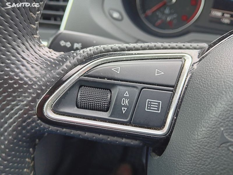 Audi Q3 2.0 TDI 130kW QUATTRO - fotka 17 z 32