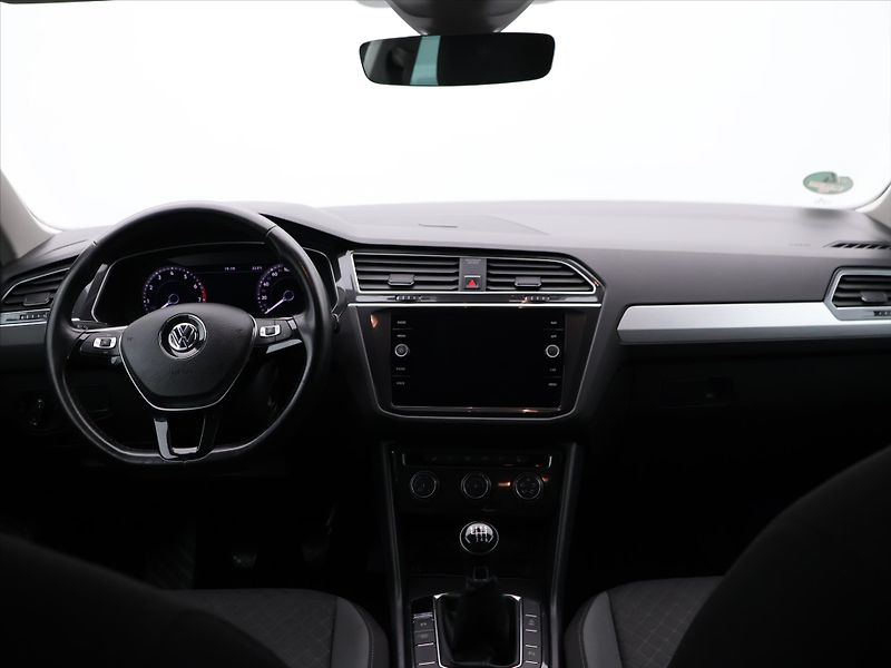 Volkswagen Tiguan 1.4 TSI 110kW Virtual 1.Maj. - fotka 22 z 29