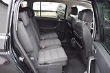 Volkswagen Touran (2017) 1.4TSI 110kw CLBMT TAŽ NAV APP - náhled 37