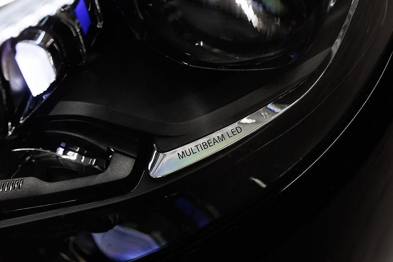 Mercedes-Benz Třídy E (2021) E 300 de T 4Matic AMG Line - fotka 4 z 39