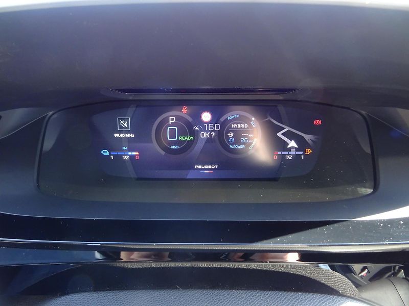 Peugeot 408 (2026) GT Plug-in HYBRID 240 e-DCS7 - fotka 33 z 55