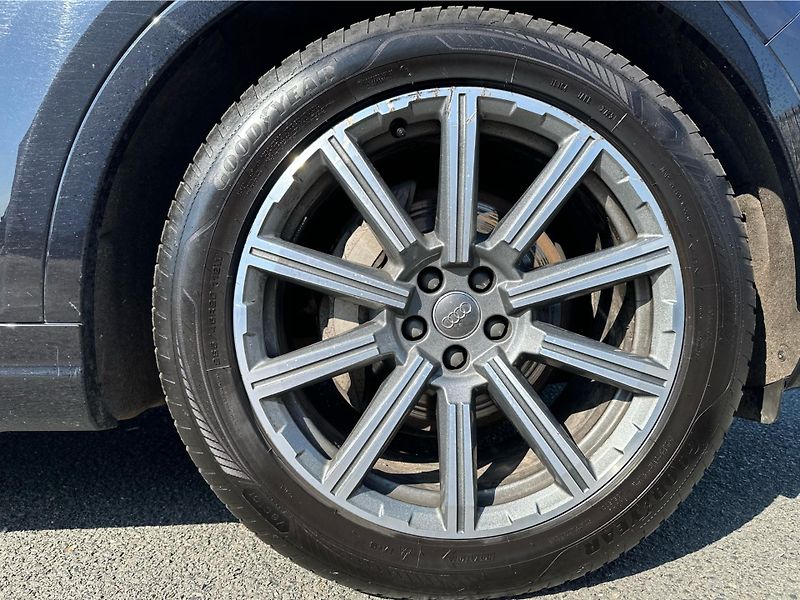 Audi Q7 50 TDI QUATTRO 210 KW - fotka 25 z 25