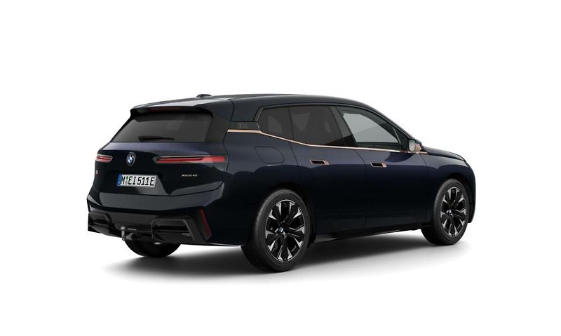BMW iX xDrive45 - fotka 3 z 4
