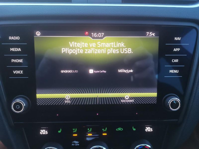 Škoda Octavia 2,0TDI DSG 110kW ACC STYLEPLUS - fotka 84 z 87