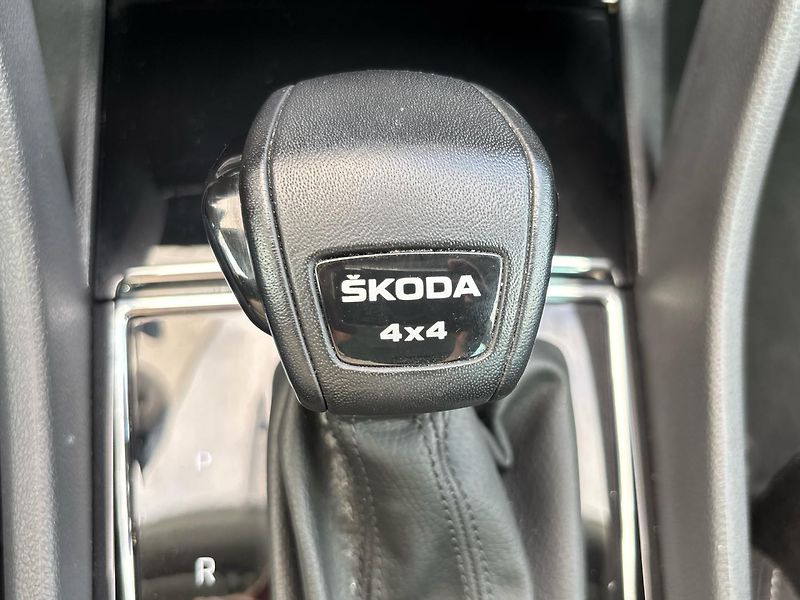 Škoda Karoq Style DSG - fotka 27 z 28