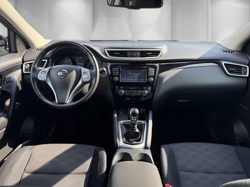 Nissan Qashqai (2015) 1,6 DiG-T 120 kW N-Connecta - fotka 19 z 25