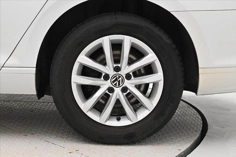 Volkswagen Passat 2,0 TDI 110 kW DSG Business Zá - fotka 31 z 31