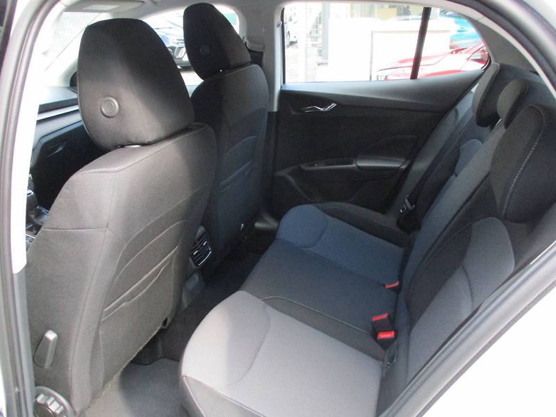 Škoda Fabia Selection 1,0TSI 70kW MT5/P514 - fotka 11 z 15