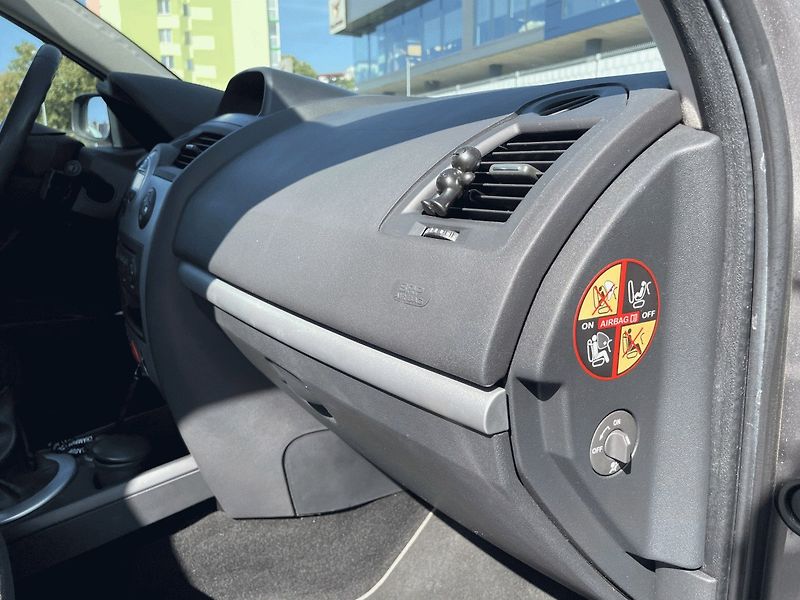 Renault Mégane (2009) 1.4i, 72kW,ČR,Klima - fotka 31 z 31
