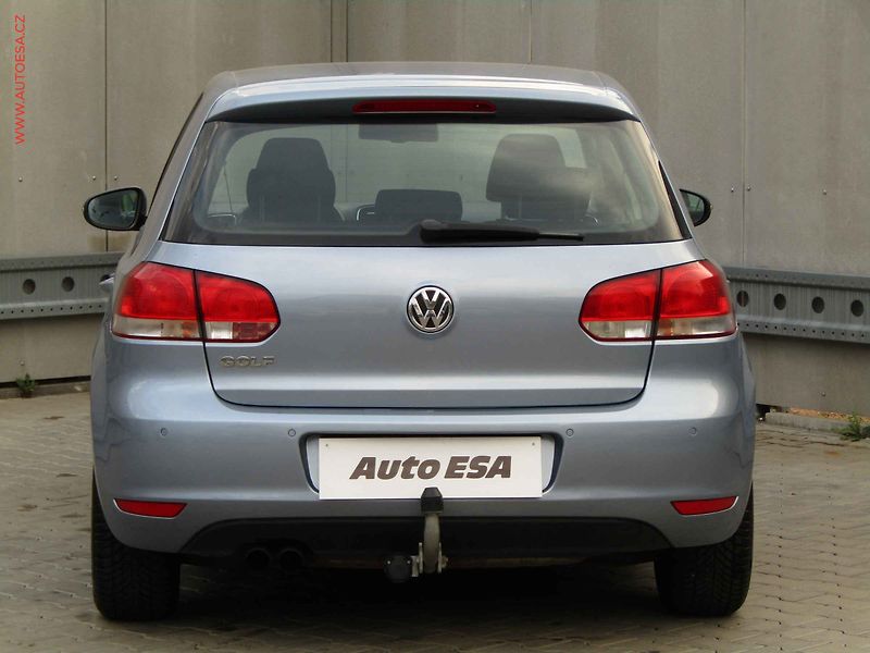 Volkswagen Golf (2009) 2.0 TDi, AC, výhřev sed - fotka 5 z 17