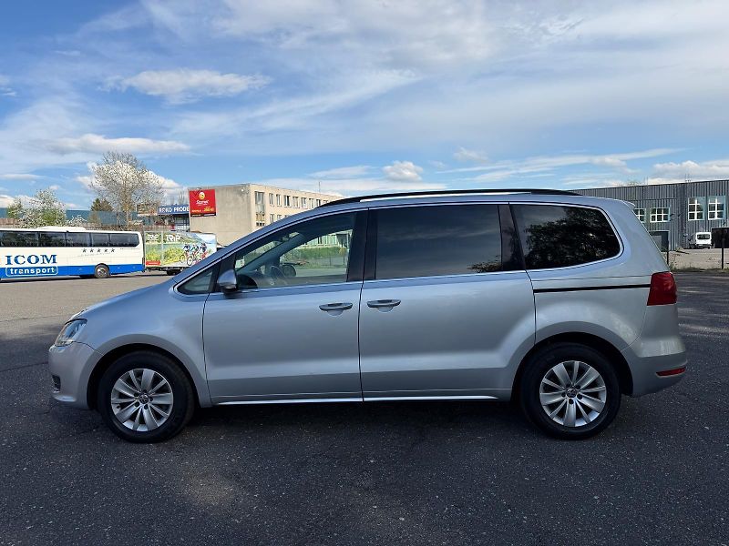 Volkswagen Sharan 2,0 TDI DSG Comfortline/servis - fotka 2 z 30