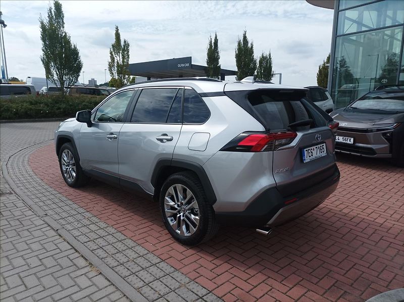 Toyota RAV4 2,5 Executive 4x4 - fotka 3 z 21