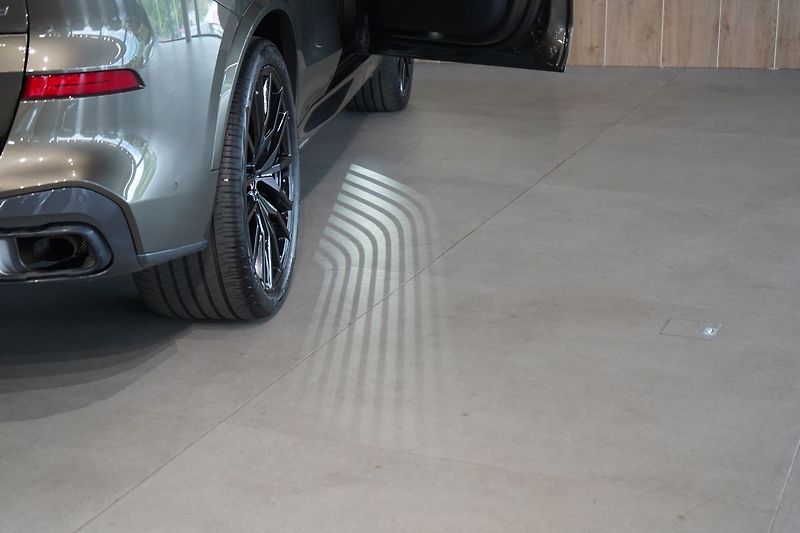BMW X5 30d xDrive, Vzduch, Nezávislé - fotka 10 z 49