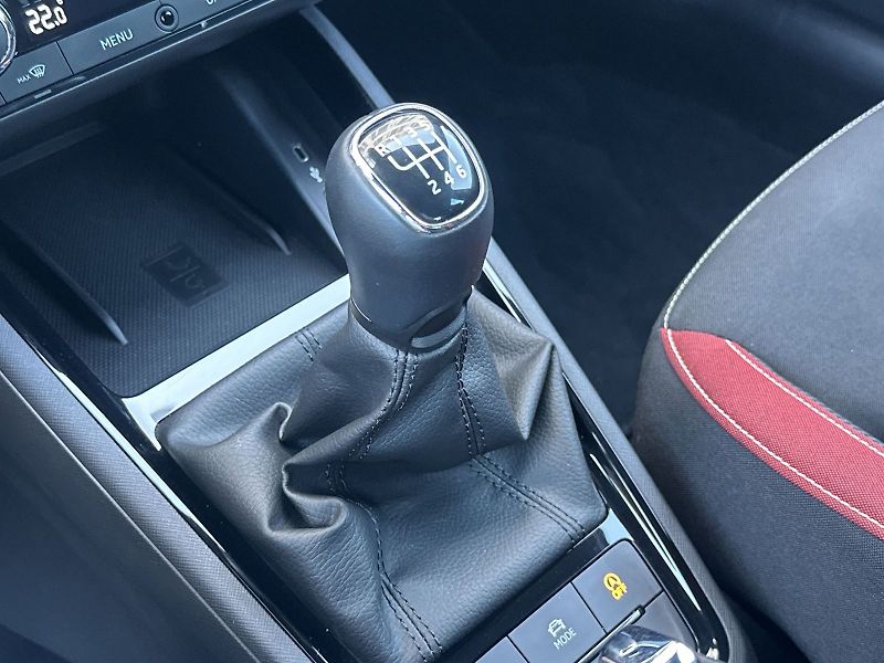 Škoda Kamiq (2024) 1.5 TSI Monte Carlo - fotka 15 z 32