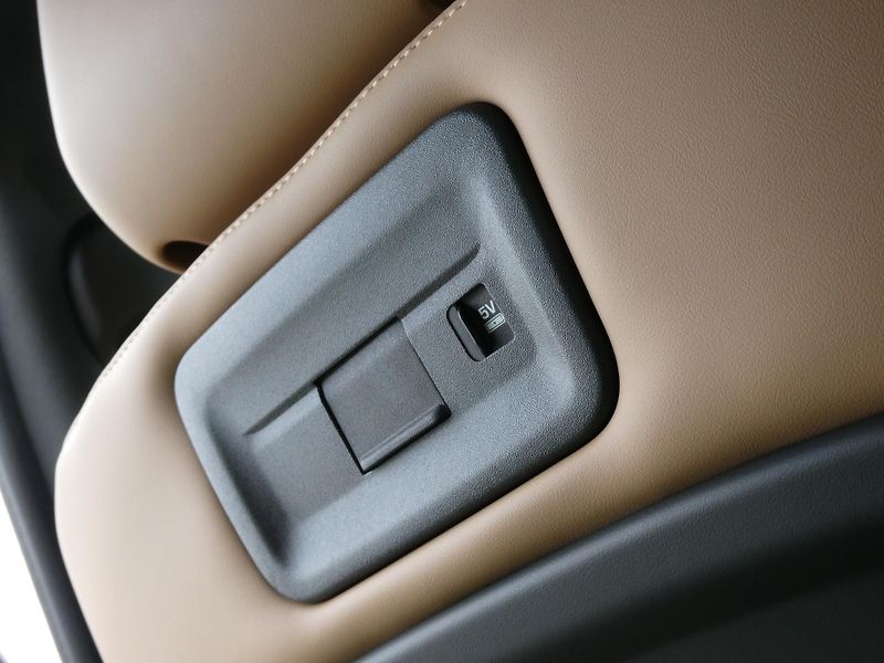Land Rover Discovery (2026) 5 3,0  Dynamic HSE D350 - fotka 20 z 44