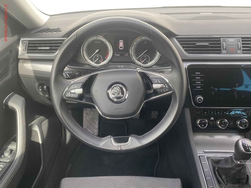 Škoda Superb (2021) 2.0 TDi, Style, LED - fotka 11 z 19