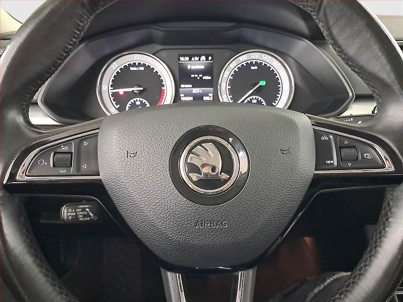 Škoda Superb (2020) 2.0 TDI, Automat, Navi - fotka 20 z 21