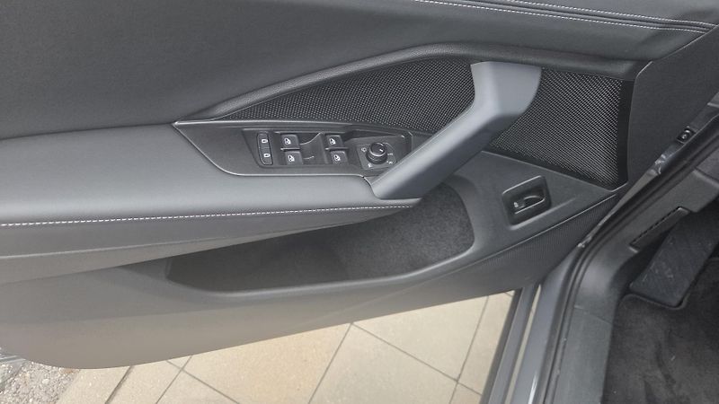 Volkswagen Tayron People 1,5 eTSI 110 kW mHEV - fotka 13 z 29