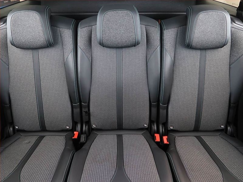 Peugeot 5008 (2022) 1.5 BlueHDi - fotka 10 z 23