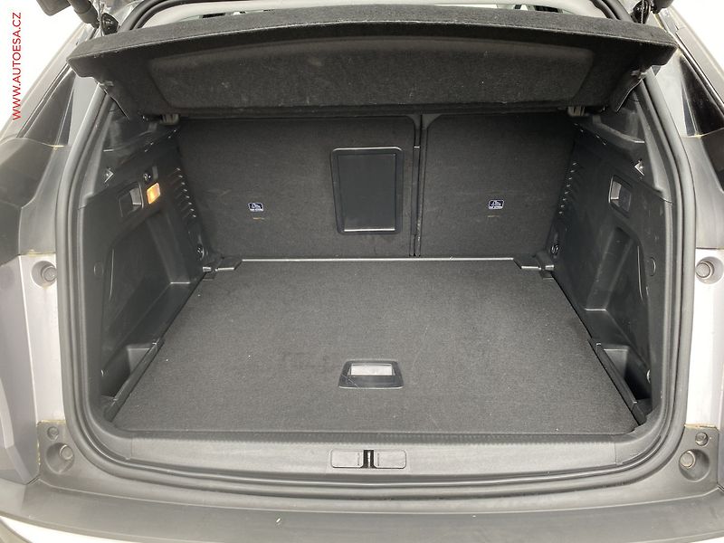 Peugeot 3008 (2021) 1.2PT, Allure, AT, LED, navi - fotka 7 z 20