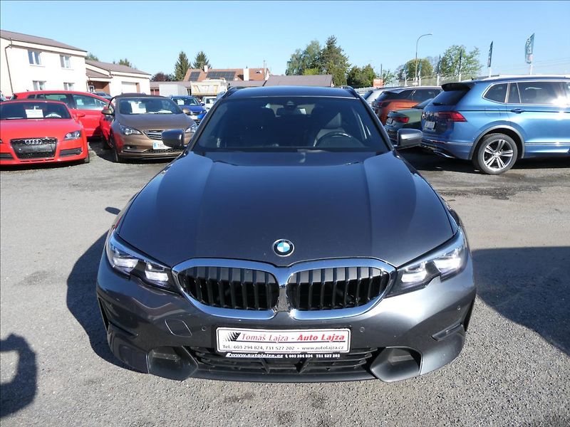 BMW Řada 3 2,0 320D xDrive,M-paket,1.maj. - fotka 2 z 52