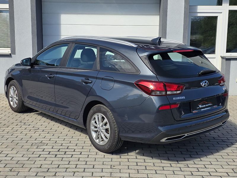 Hyundai i30 (2022) 1.5i COMFORT TAŽNÉ KAMERA - fotka 4 z 21
