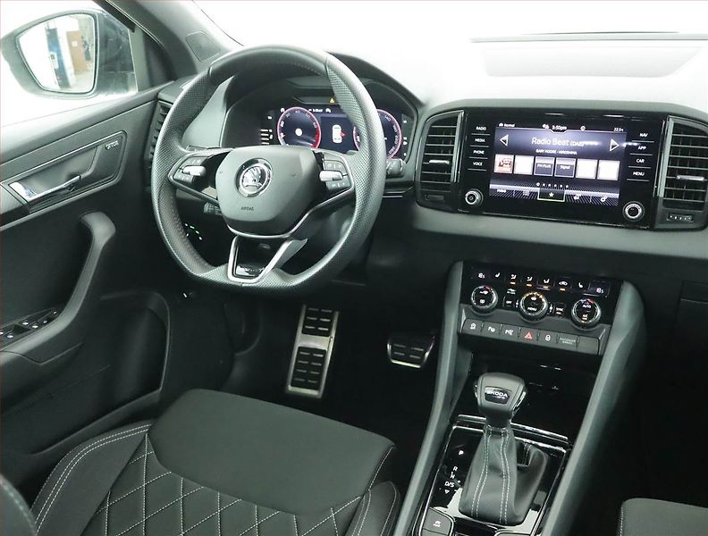 Škoda Karoq (2024) Sportline 1.5 TSI - fotka 7 z 22