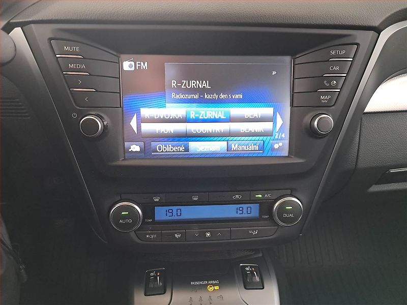 Toyota Avensis (2017) 2.0 D-4D, Navi, Tempomat - fotka 12 z 17