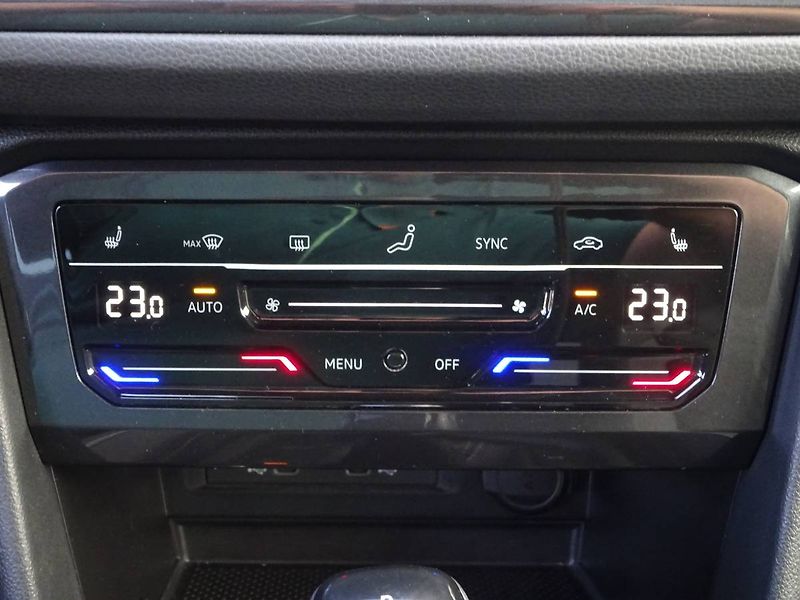 Volkswagen Tiguan (2023) 1,5 TSi/110kW R-Line DSG - fotka 22 z 27