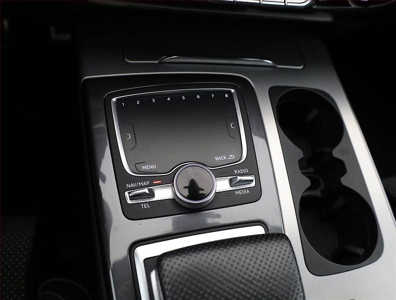 Audi Q7 (2019) S-Line 50 TDI - fotka 13 z 21