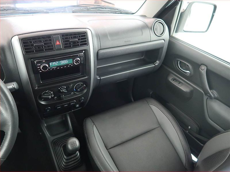 Suzuki Jimny (2018) GL 1.3 16V, 4X4, Serv.kniha - fotka 8 z 17