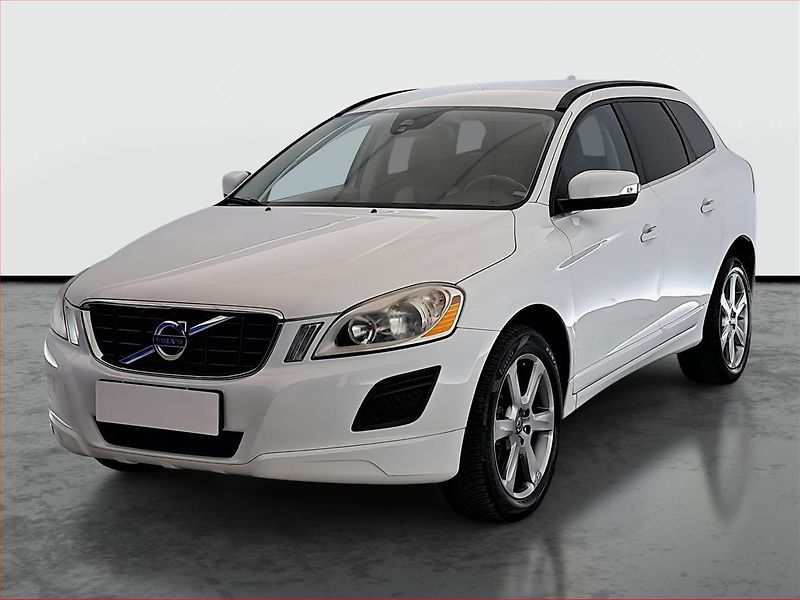 Volvo XC60 (2012) R-Design D3, 4X4, Tempomat - fotka 2 z 15