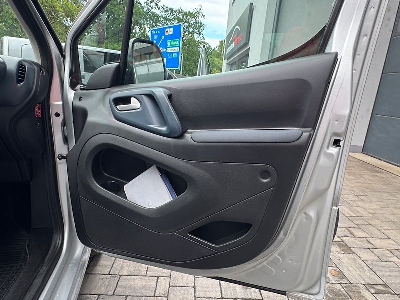 Peugeot Partner (2011) 1.6 HDi, 7 míst - fotka 13 z 29