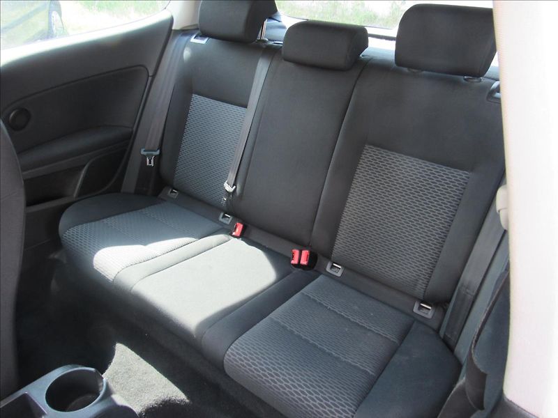Volkswagen Golf 1,4 i 59kW - fotka 10 z 29