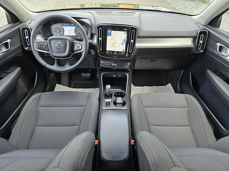 Volvo XC40 - fotka 7 z 36