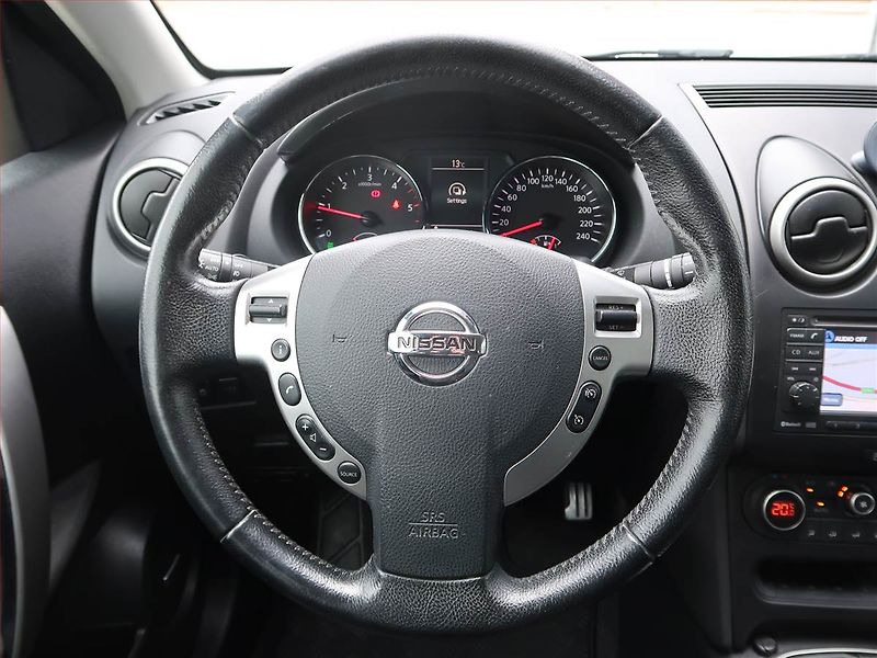 Nissan Qashqai (2013) 1.6 dCi, 4X4, Navi, Xenony - fotka 16 z 17