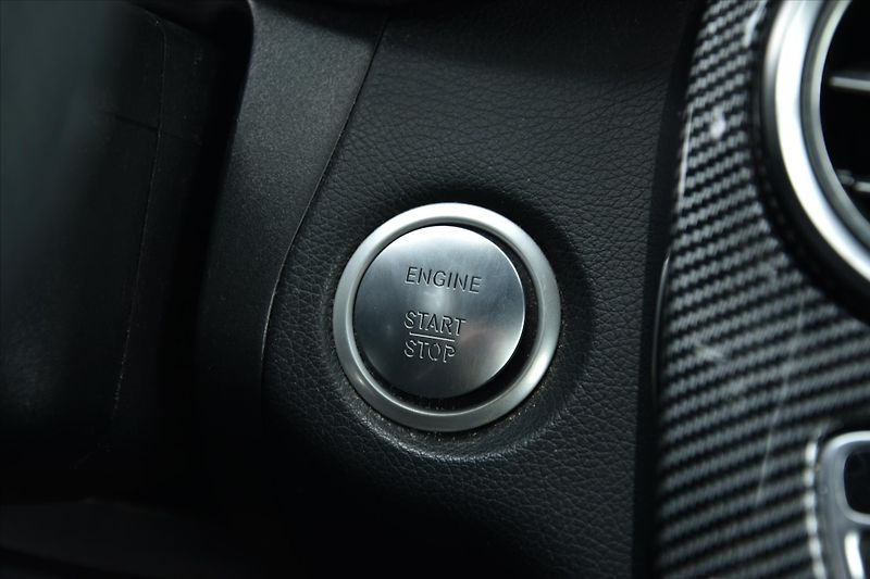 Mercedes-Benz GLC 220d 4MATIC COUPE SERV.KNIHA - fotka 18 z 27