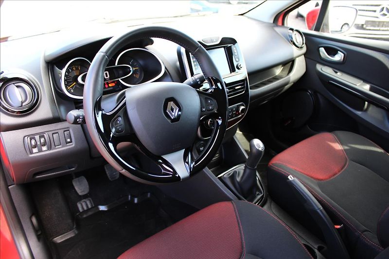 Renault Clio 0,9 TCe 66kW serviska, 1.maj. - fotka 13 z 36