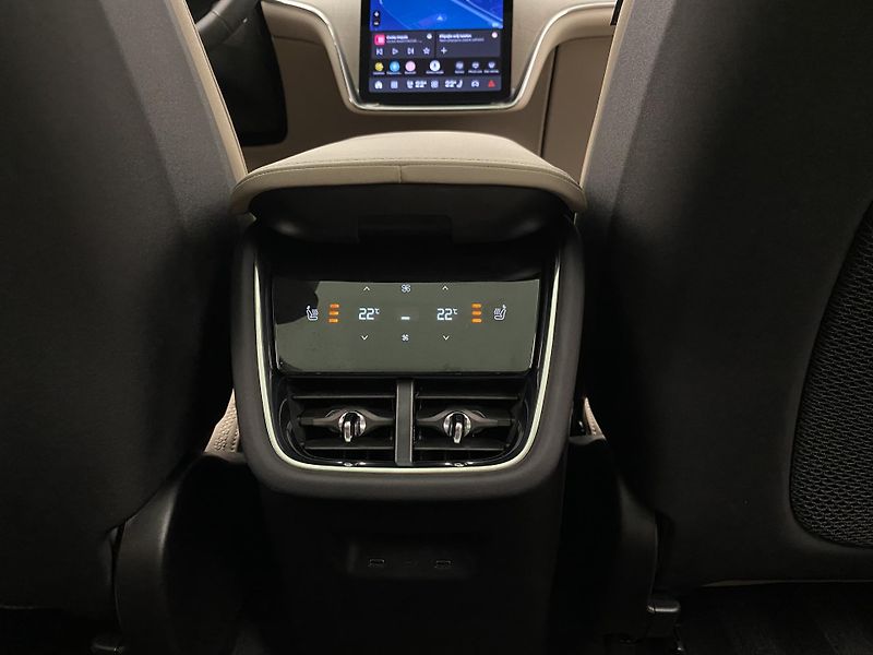 Volvo EX90 PURE ELECTRIC TWIN PLUS 7míst - fotka 30 z 60